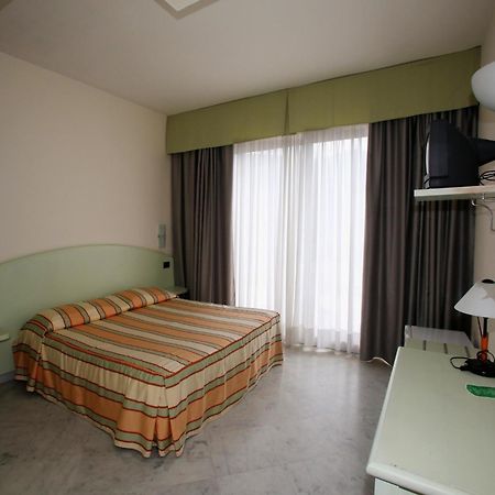 Hotel Elena ريكّو الغرفة الصورة