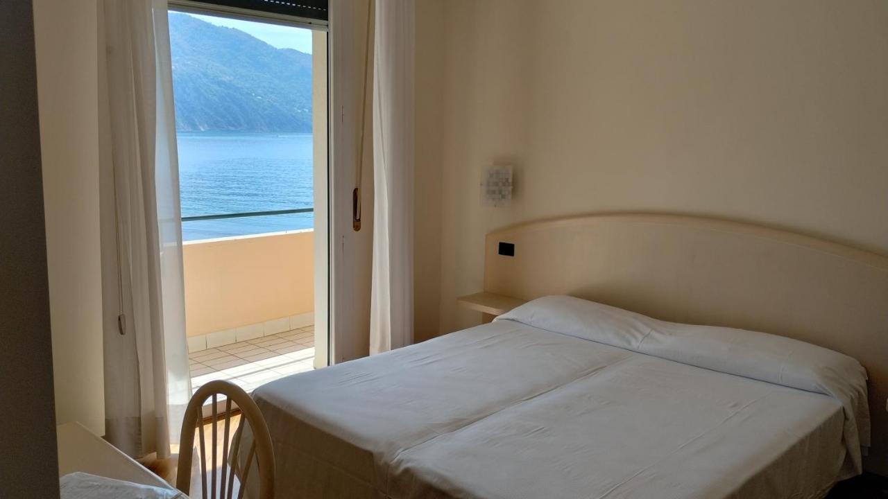 Hotel Elena ريكّو المظهر الخارجي الصورة