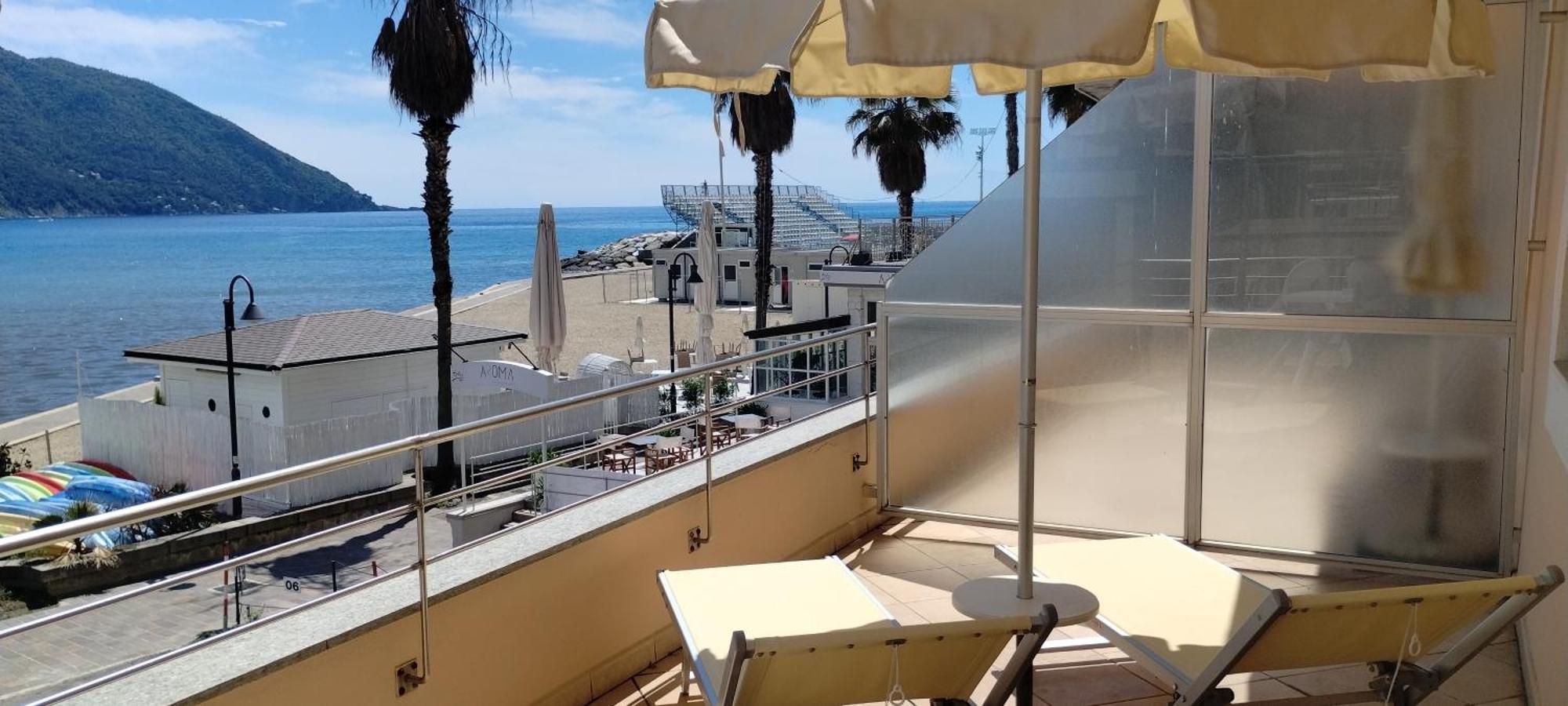 Hotel Elena ريكّو المظهر الخارجي الصورة