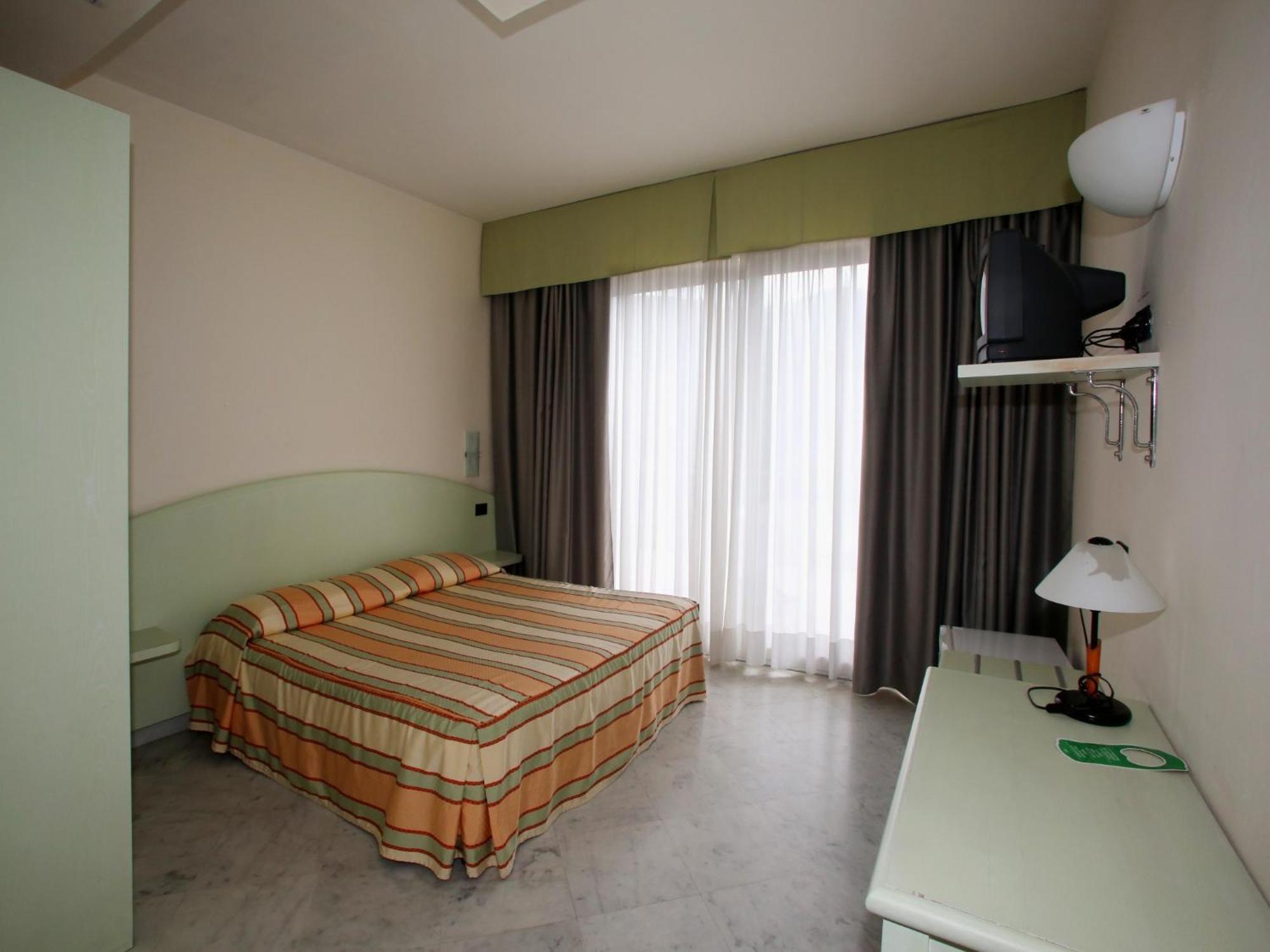 Hotel Elena ريكّو الغرفة الصورة
