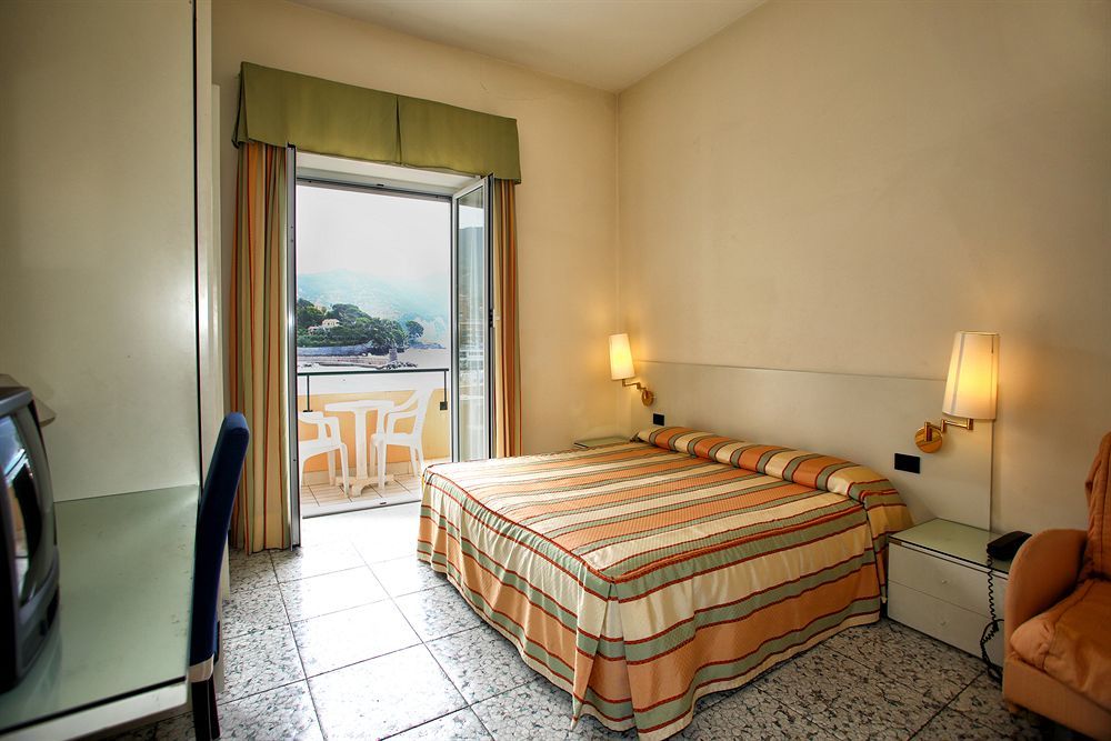 Hotel Elena ريكّو المظهر الخارجي الصورة