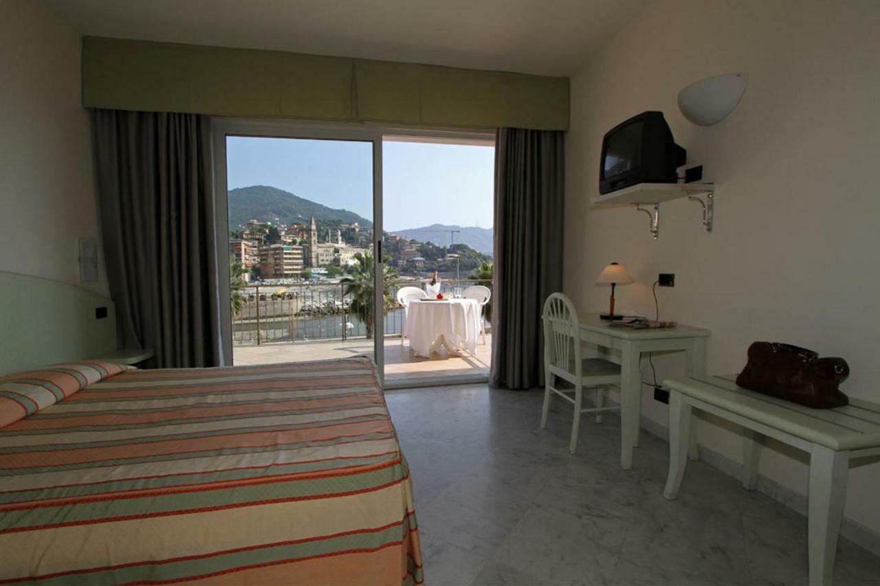 Hotel Elena ريكّو الغرفة الصورة